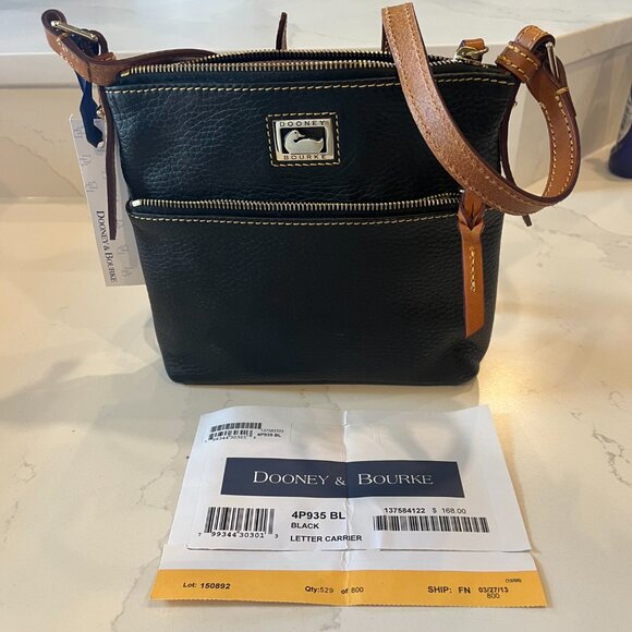 DOONEY & BOURKE BLACK LETTER CARRIER CROSSBODY BAG (NWT) - Picture 4 of 6